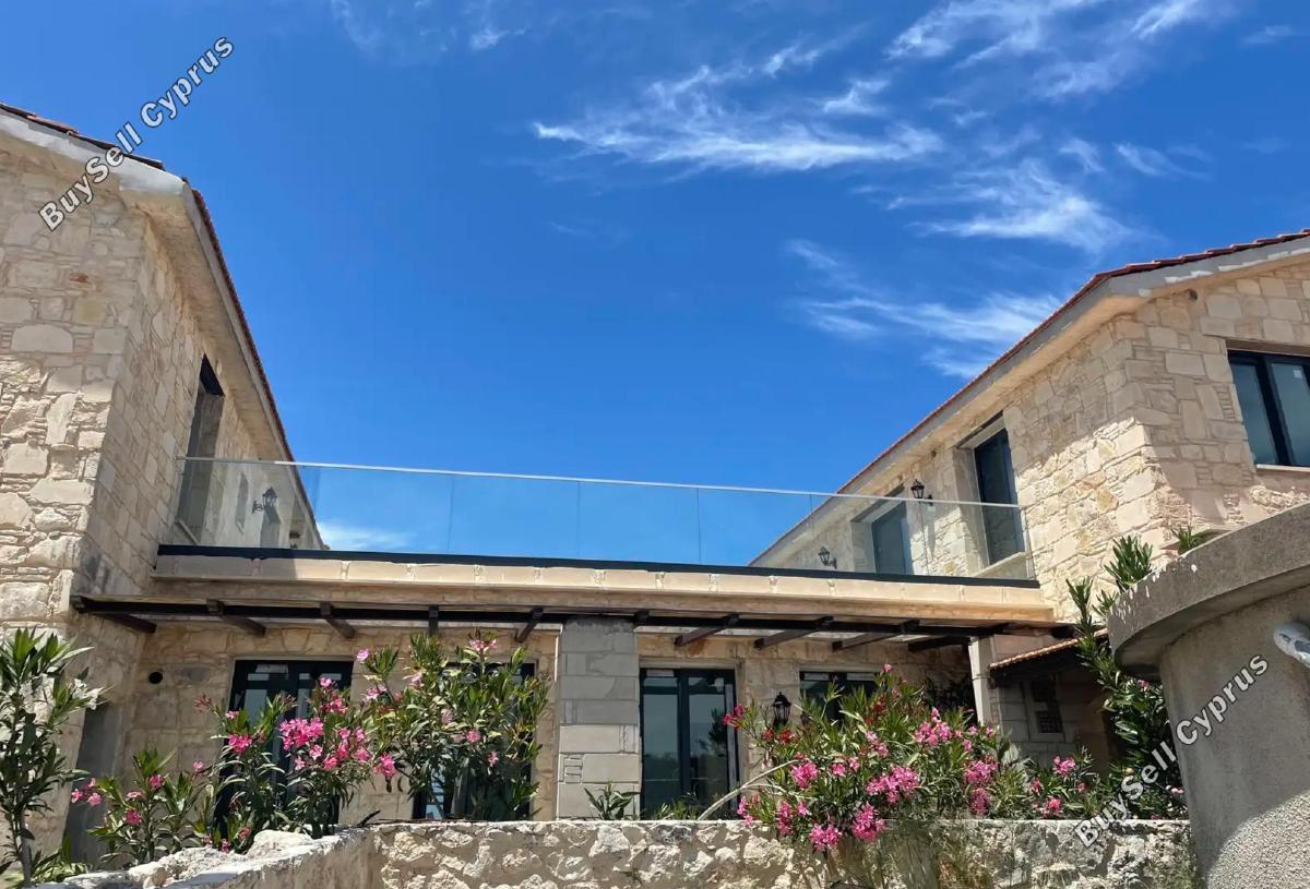 6 bedroom detached house for rent lasa paphos 8362500 image 15179997