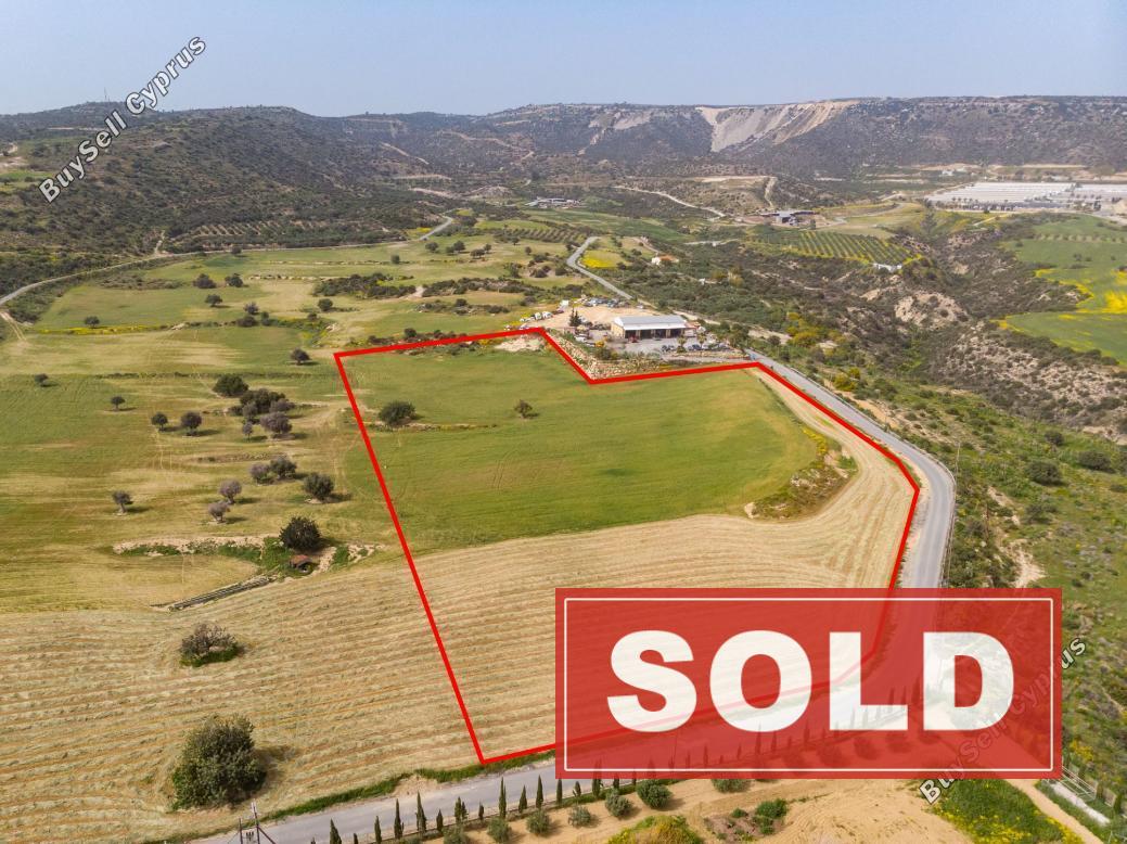 land sold maroni larnaca 890710 image 764857