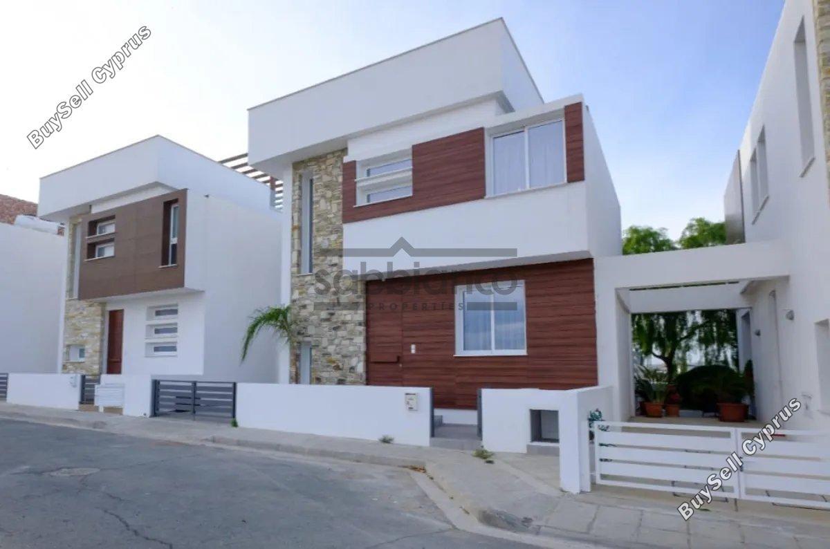 4 Bedroom Detached house for sale in Dromolaxia, Larnaca 16451844