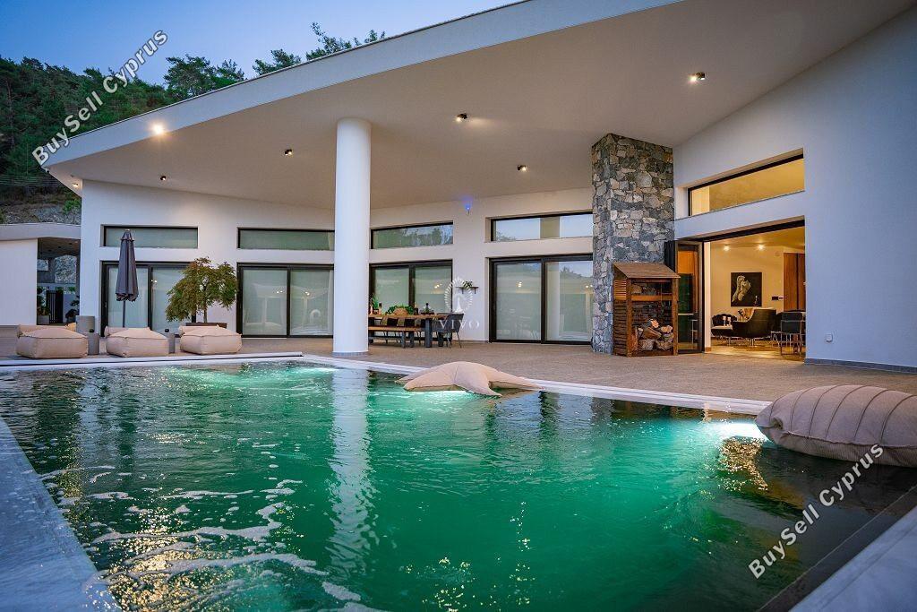 6 Bedroom Detached house for sale in Louvaras, Limassol 14442904