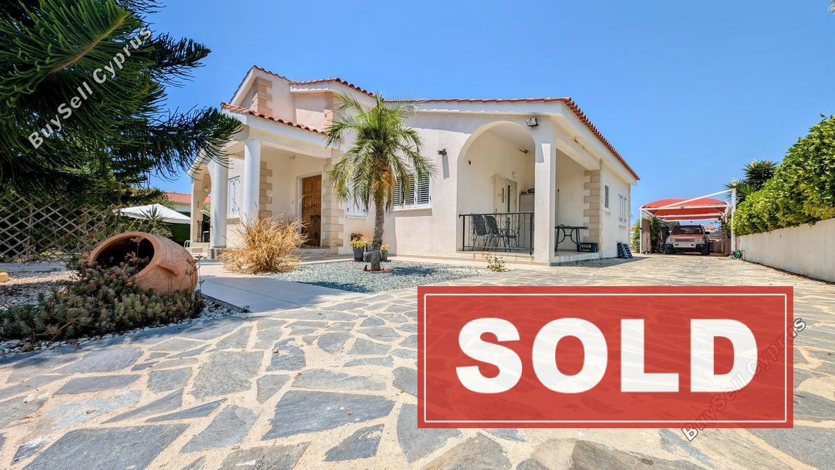 3 bedroom bungalow sold sea caves peyia paphos 1502460 image 3680325