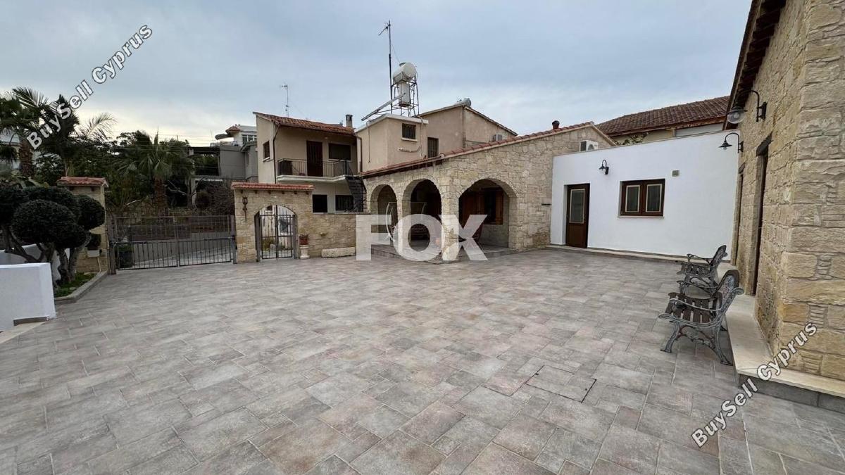4 bedroom bungalow for rent agios tychonas limassol 1703181 image 14870571