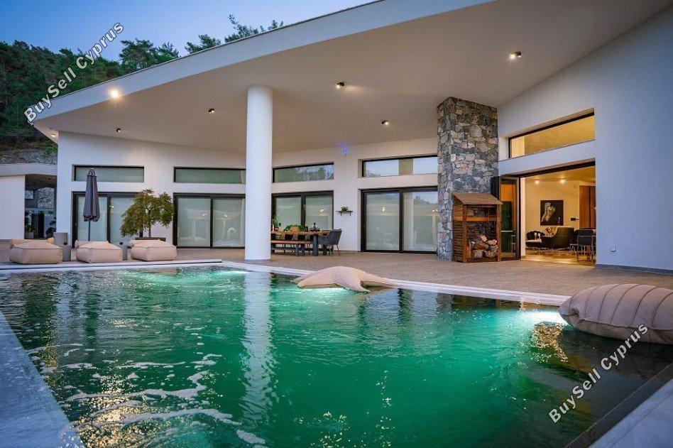 6 Bedroom Detached house for sale in Louvaras, Limassol 13706653