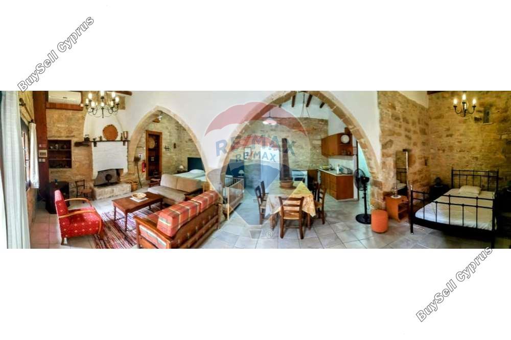 Building for sale in Anogyra, Limassol 14143650