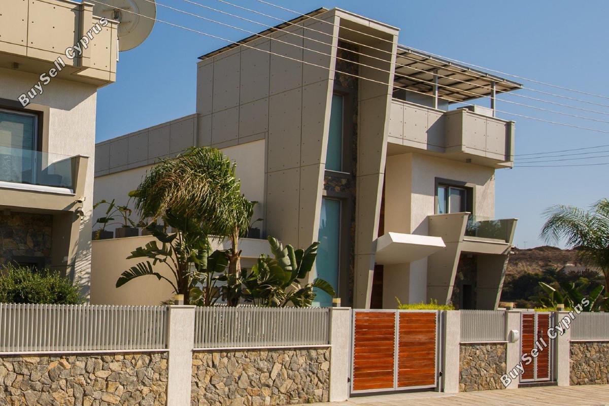 4 Bedroom Detached house for sale in Agios Tychonas, Limassol 16783708