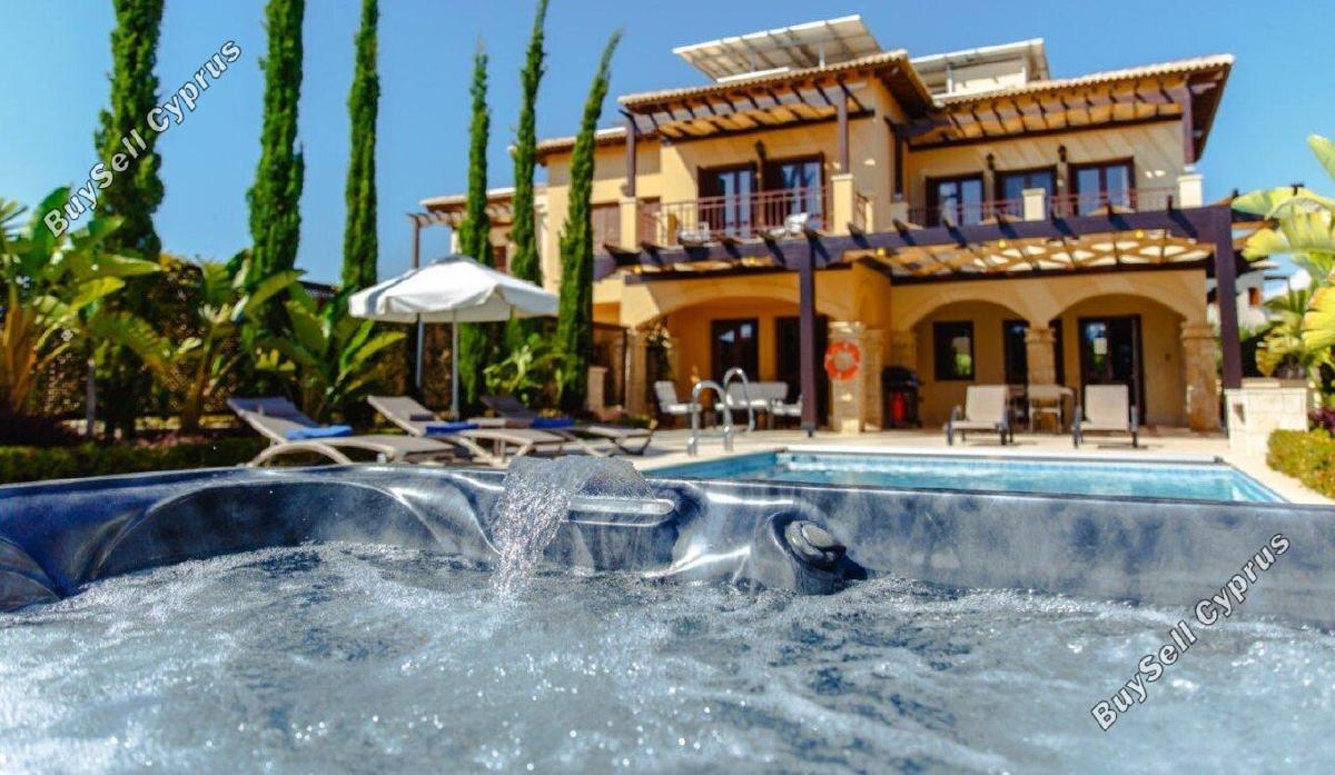 3 Bedroom Semi-detached house for sale in Aphrodite Hills, Paphos 16563417