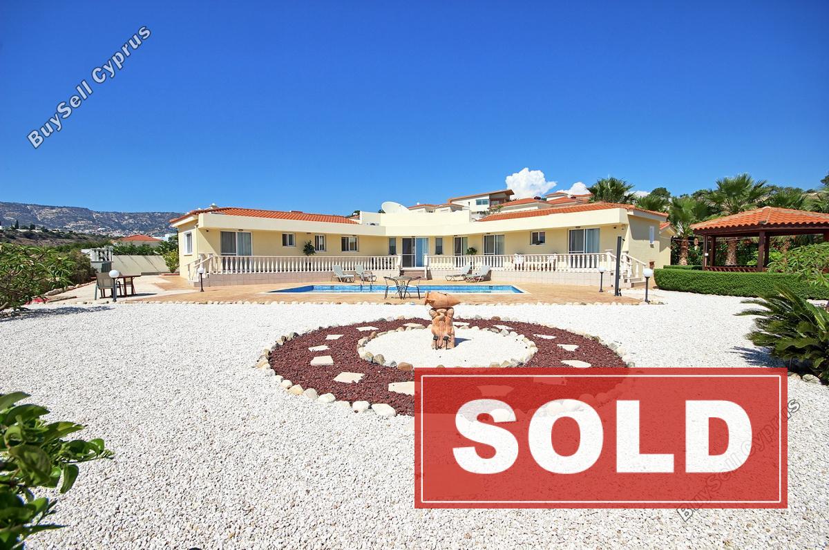 3 bedroom bungalow sold peyia paphos 641542 image 349494