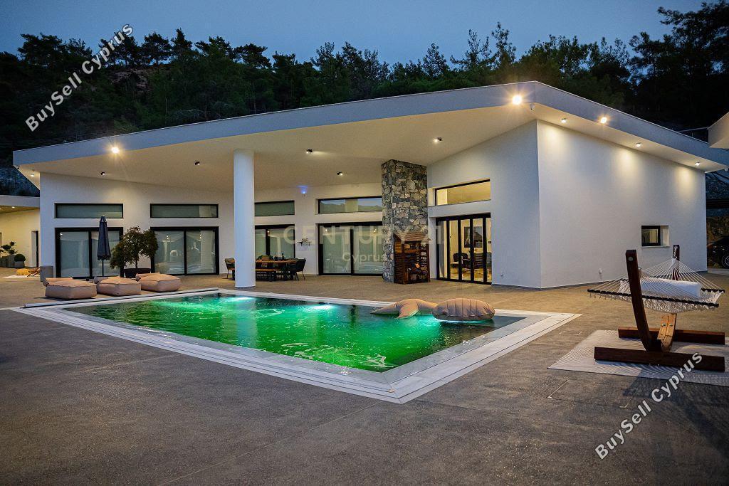 6 Bedroom Bungalow for sale in Louvaras, Limassol 16632463