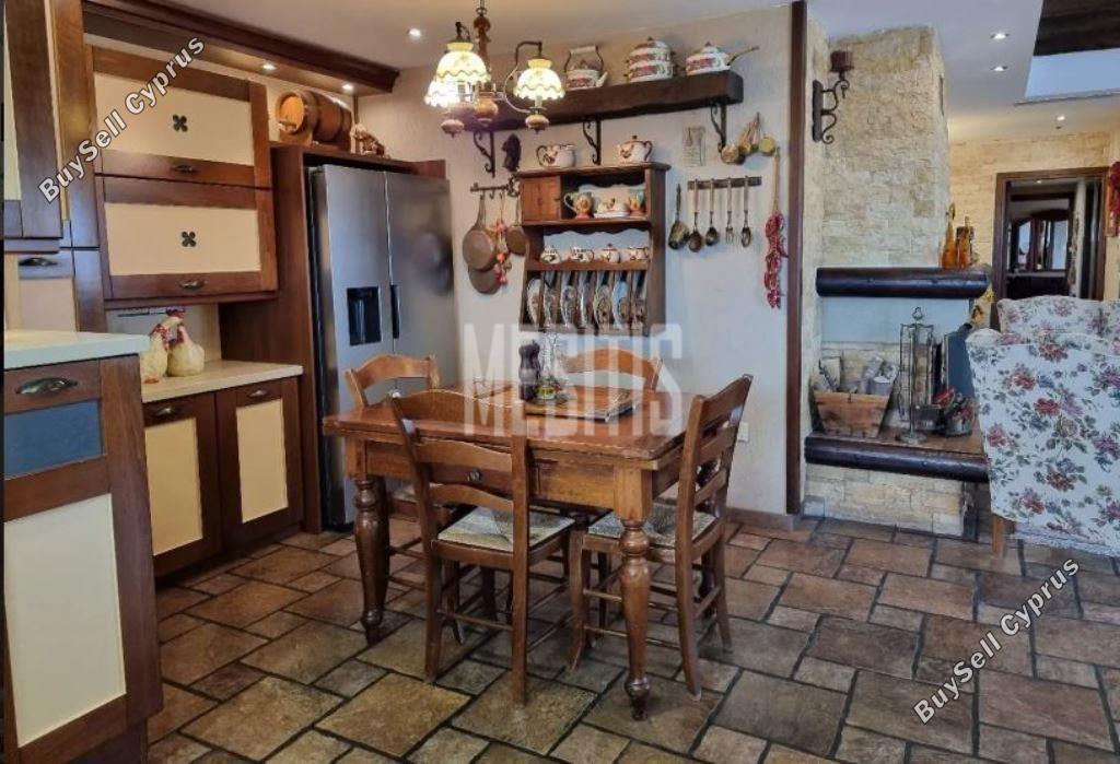 3 bedroom apartment for rent faneromeni larnaca 8458362 image 16285869