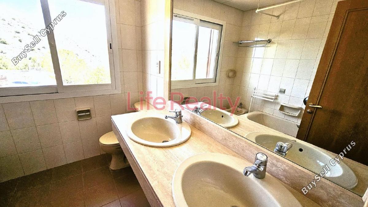 6 bedroom detached house for sale agios athanasios limassol 1501543 image 6120186
