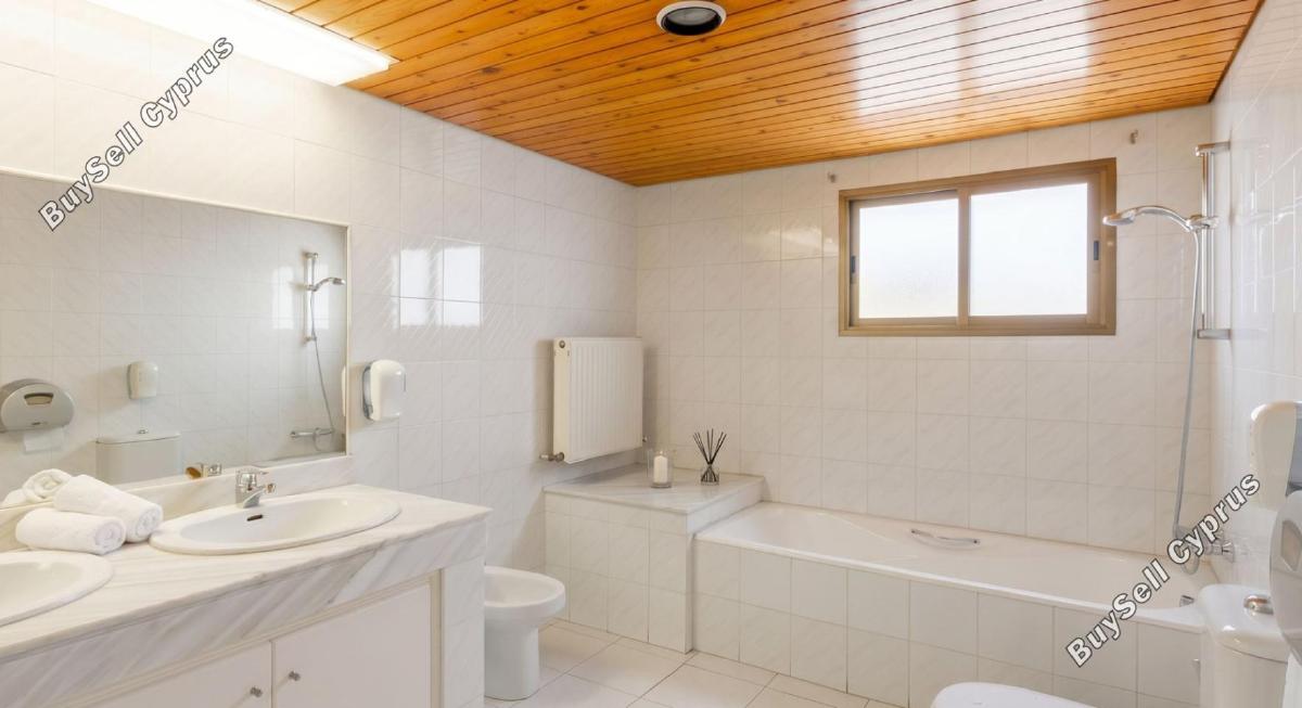 7 bedroom detached house for sale agios tychonas limassol 8675553 image 16057604
