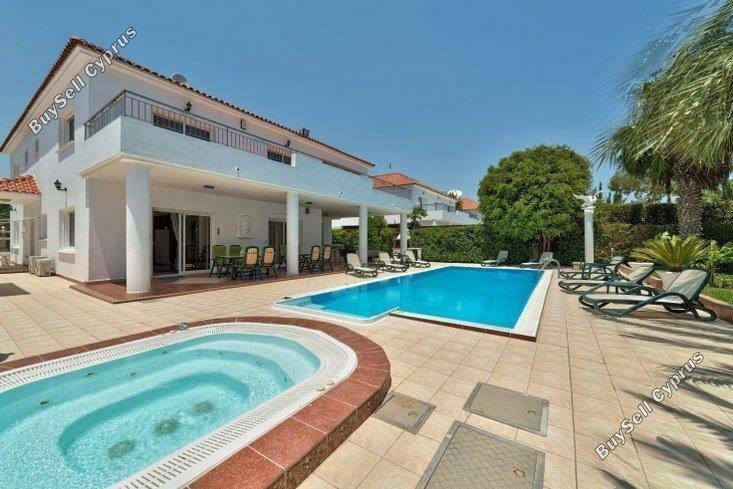 5 Bedroom Detached house for sale in Pervolia, Larnaca 16794894
