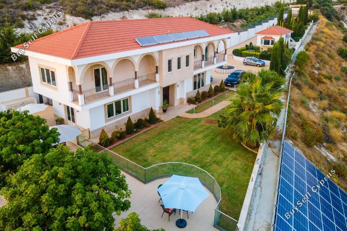 5 Bedroom Detached house for sale in Kato Drys, Larnaca 13824041