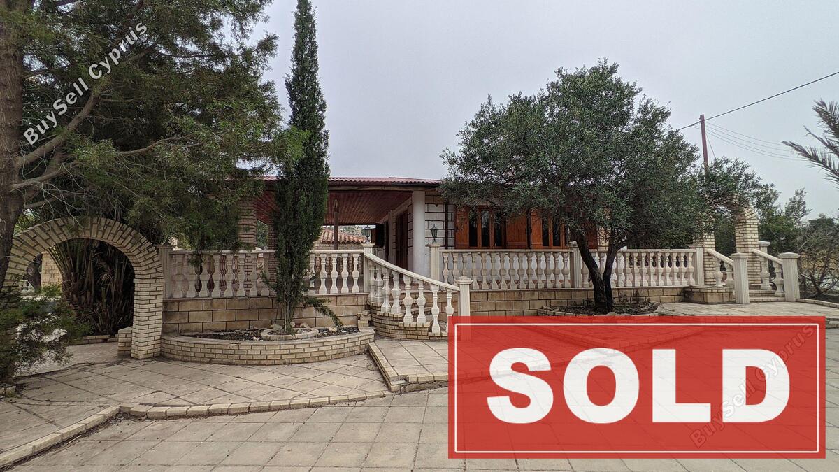 2 bedroom bungalow sold anglisides larnaca 1381293 image 2619071
