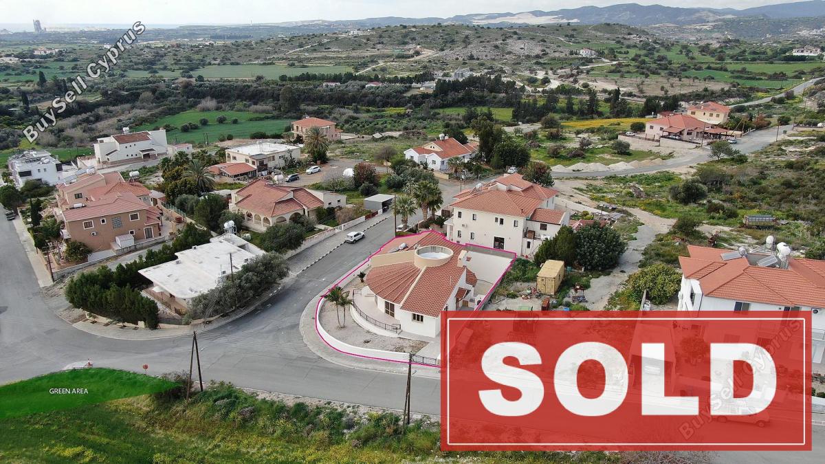 3 bedroom bungalow sold maroni larnaca 1715134 image 4556569