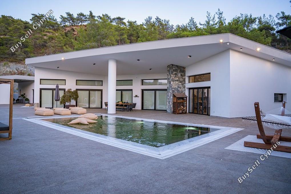 6 Bedroom Detached house for sale in Louvaras, Limassol 14716208