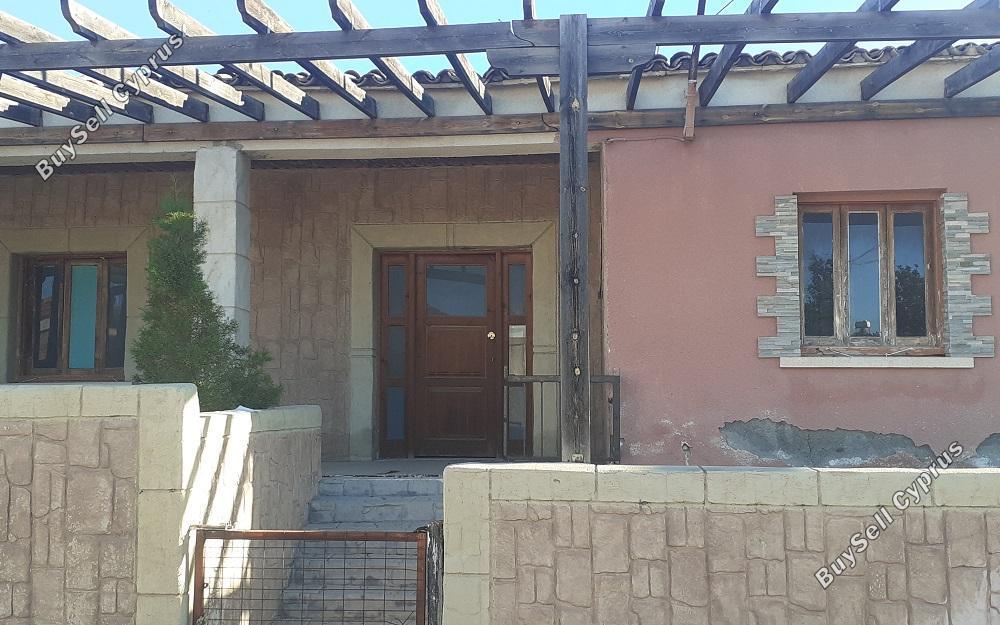 4 Bedroom Bungalow for sale in Palaiometocho, Nicosia 4035909