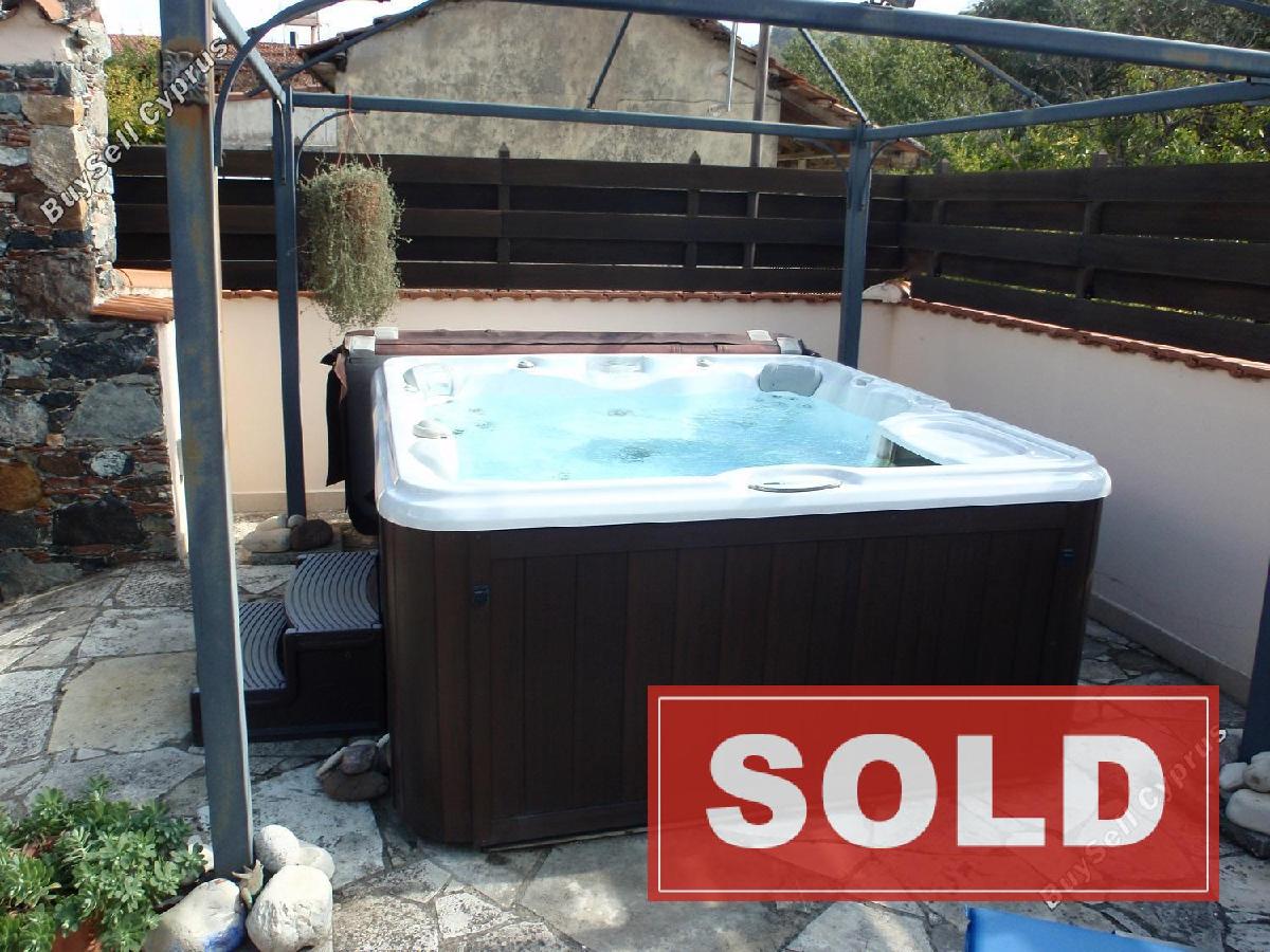 3 bedroom semi detached house sold louvaras limassol 1221705 image 1863095
