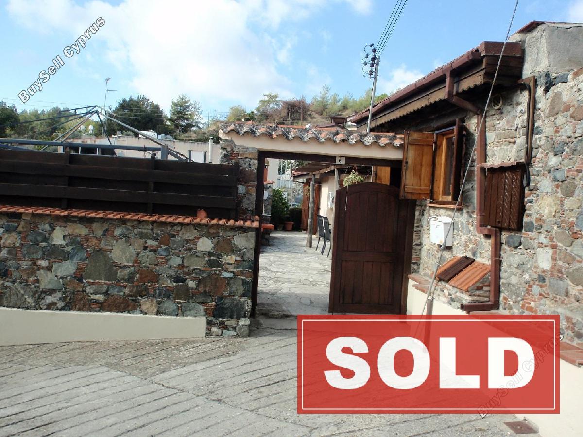 3 bedroom semi detached house sold louvaras limassol 1221705 image 1863096