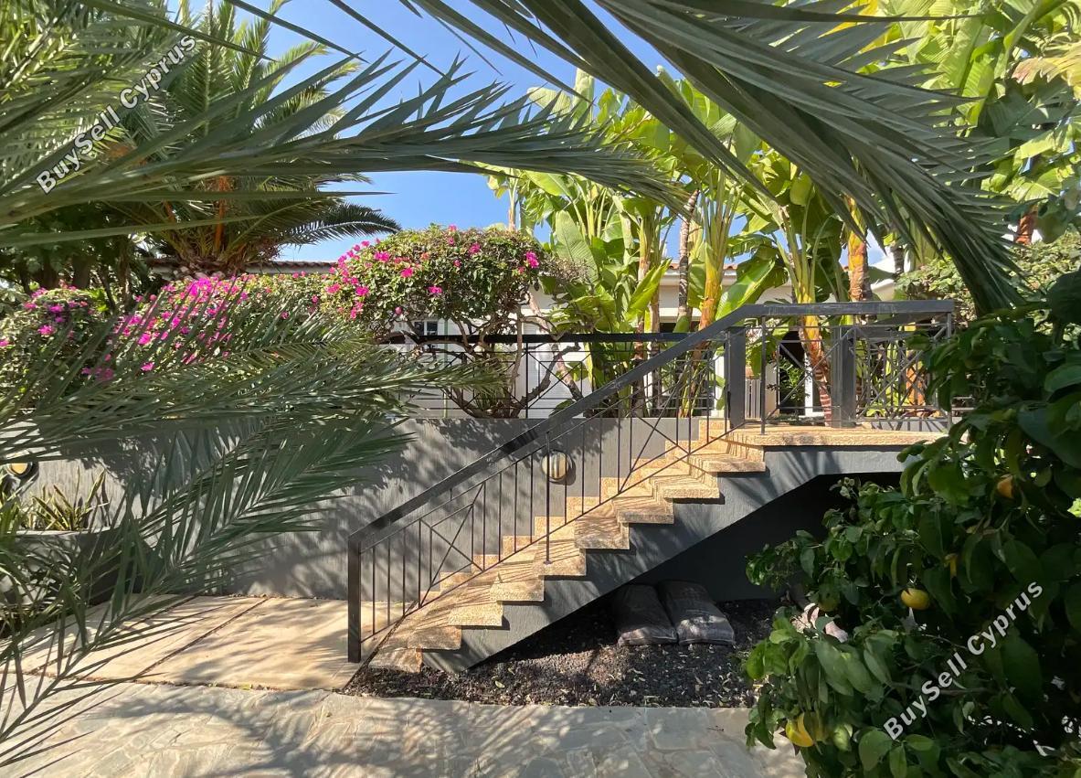 4 bedroom bungalow for sale agios tychonas limassol 1673025 image 12682314