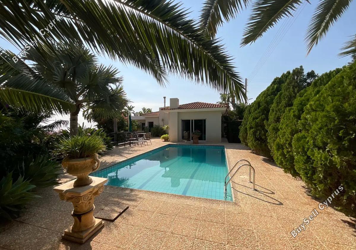 4 bedroom bungalow for sale agios tychonas limassol 1673025 image 12682325