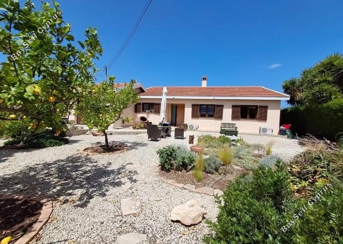 3 Bedroom Detached house for sale in Monagroulli, Limassol 16602800