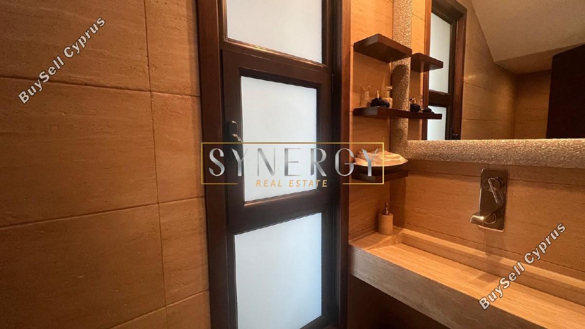 7 bedroom detached house for sale dromolaxia larnaca 1325385 image 5230669