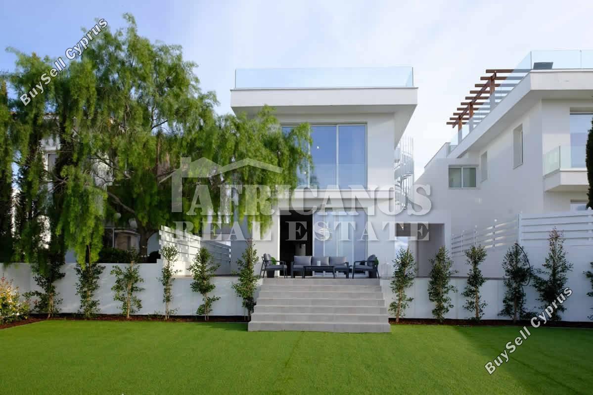 5 Bedroom Semi-detached house for sale in Dromolaxia, Larnaca 16720201