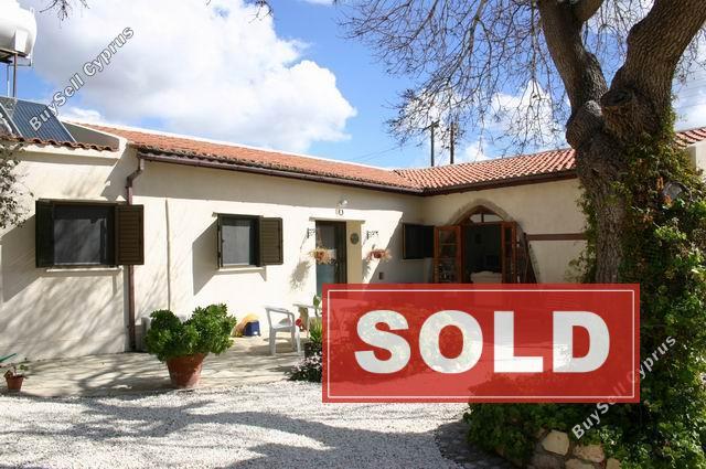 2 bedroom bungalow sold anavargos paphos 215706 image 73414