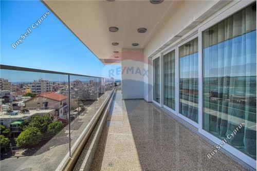 3 bedroom apartment for sale mesa gitonia limassol 1504226 image 15781064