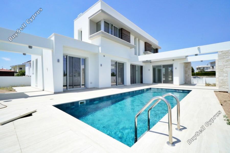 3 Bedroom Detached house for sale in Xylotymvou, Larnaca 15131952