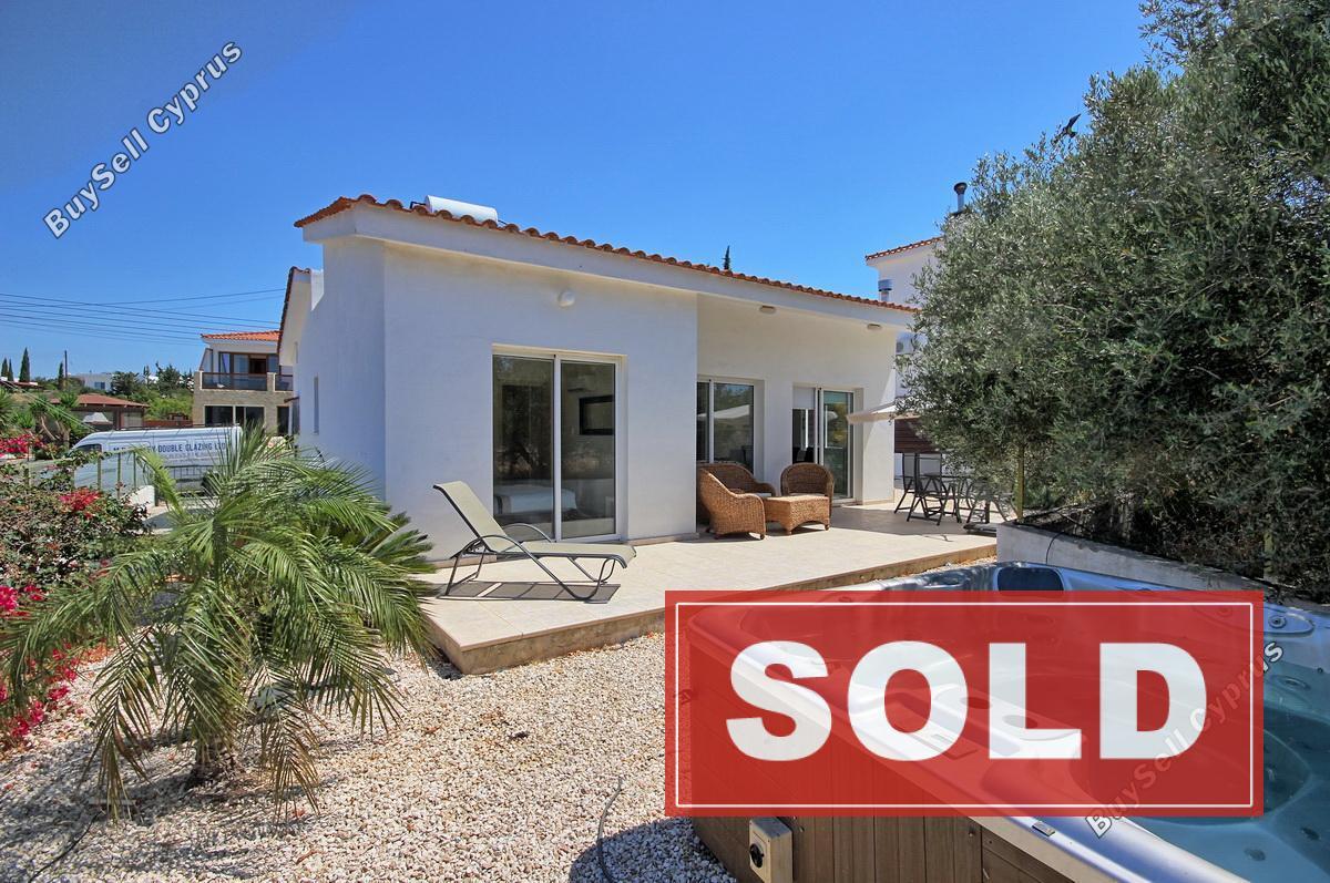 2 bedroom bungalow sold tala paphos 620517 image 305738