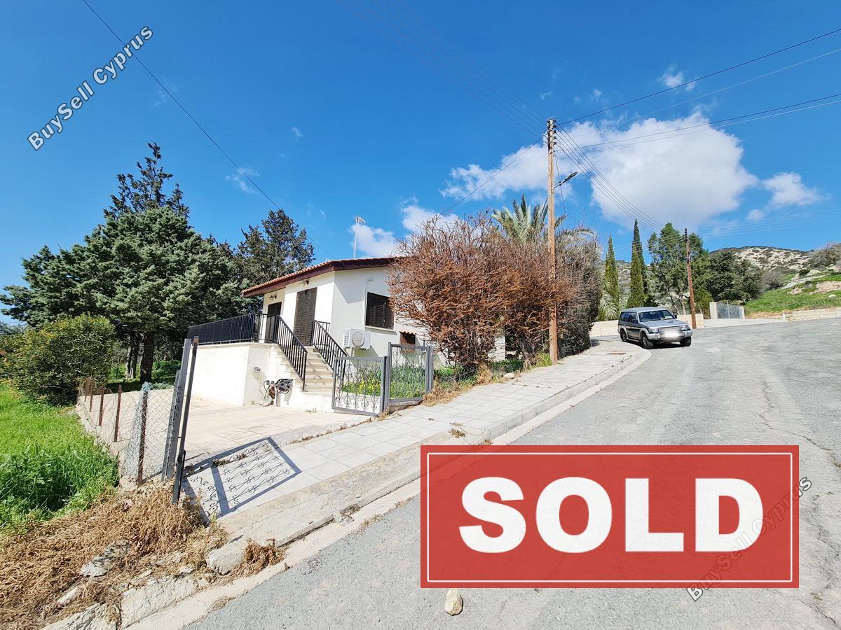 2 bedroom bungalow sold akoursos paphos 8303827 image 14102581