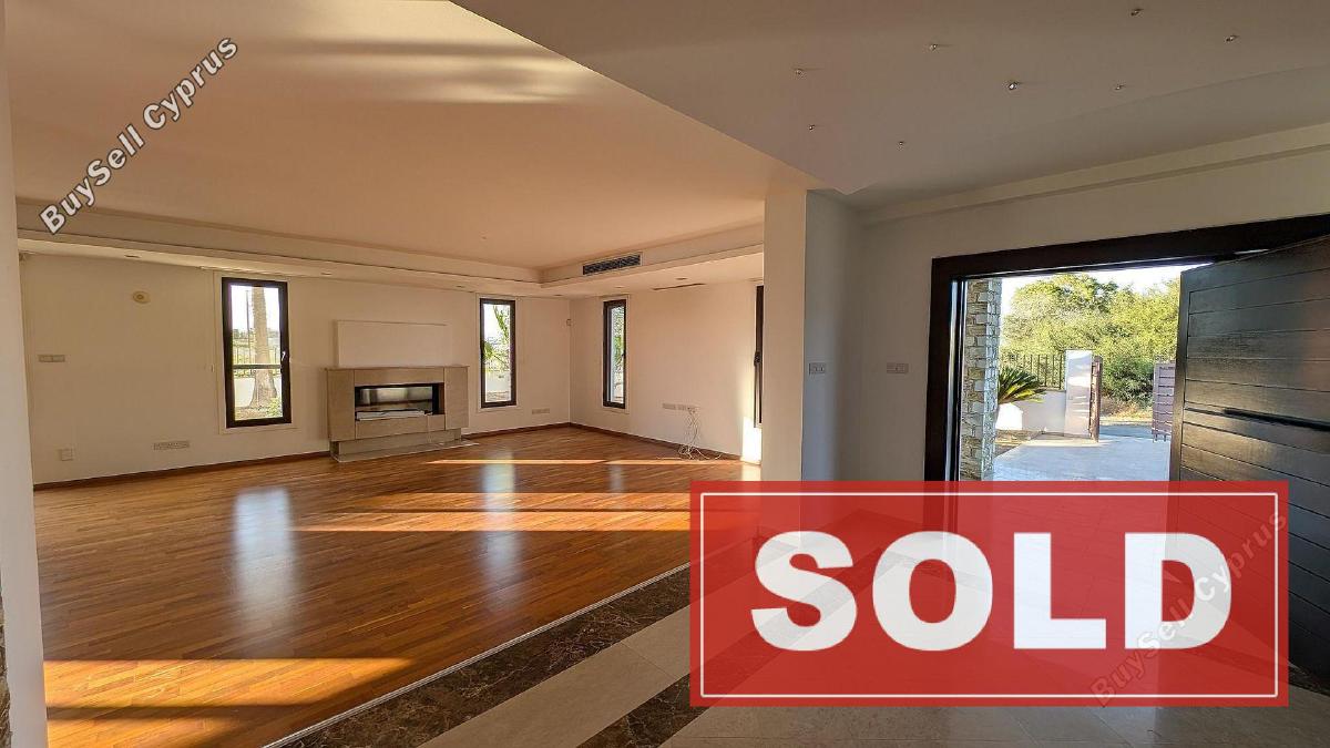 6 bedroom detached house sold dromolaxia larnaca 7814797 image 10646775