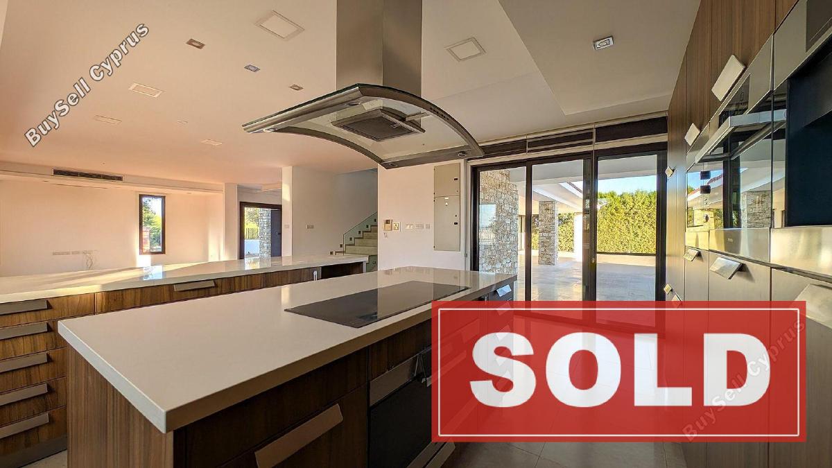6 bedroom detached house sold dromolaxia larnaca 7814797 image 10646782