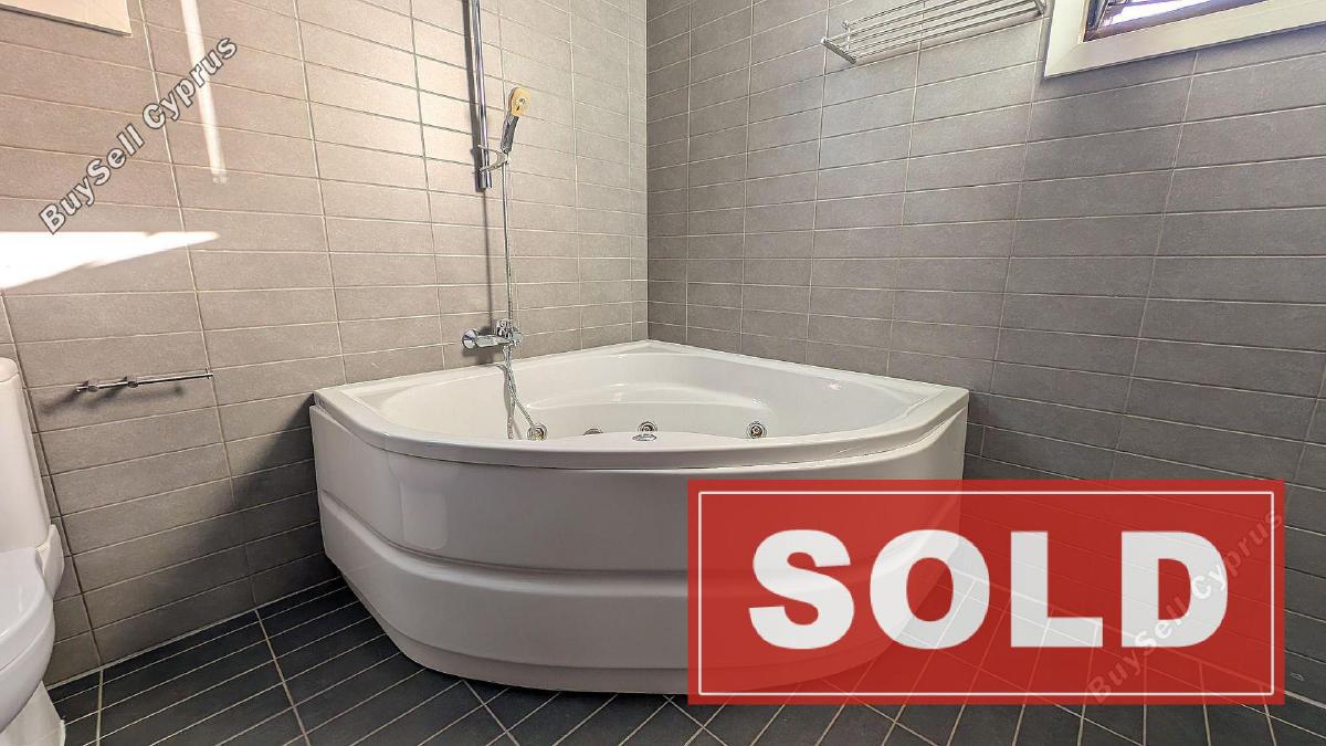 6 bedroom detached house sold dromolaxia larnaca 7814797 image 10646790