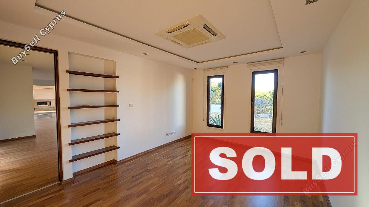 6 bedroom detached house sold dromolaxia larnaca 7814797 image 10646791