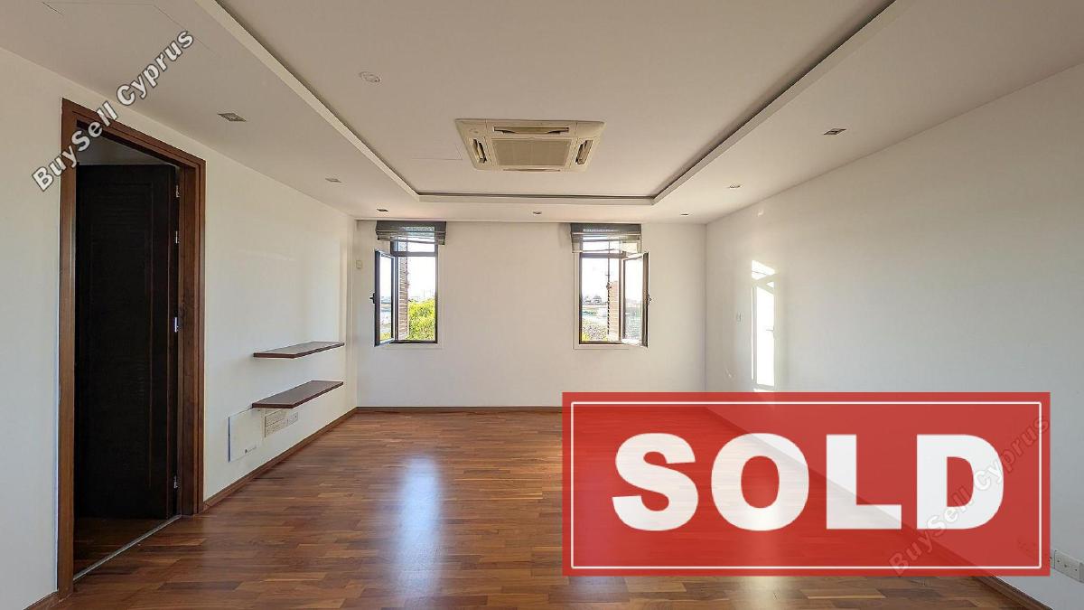 6 bedroom detached house sold dromolaxia larnaca 7814797 image 10646796