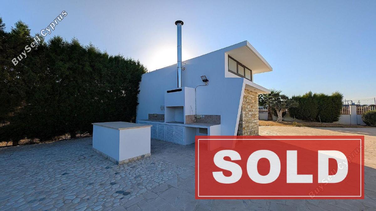6 bedroom detached house sold dromolaxia larnaca 7814797 image 10646809