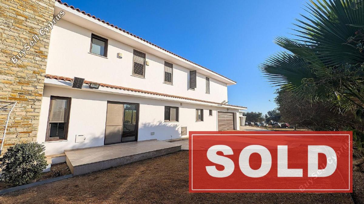 6 bedroom detached house sold dromolaxia larnaca 7814797 image 10646813