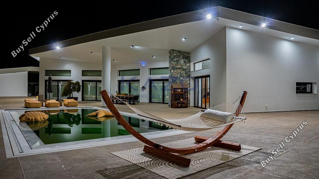 6 Bedroom Detached house for sale in Louvaras, Limassol 15514009
