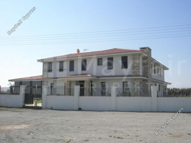 6 bedroom detached house for sale dromolaxia larnaca 7870528 image 11378199