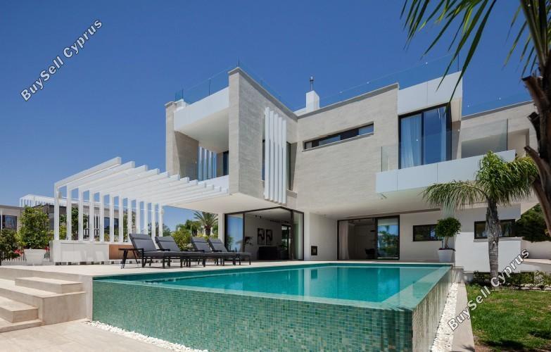 8 Bedroom Detached house for sale in Kalogiroi, Limassol 16558796