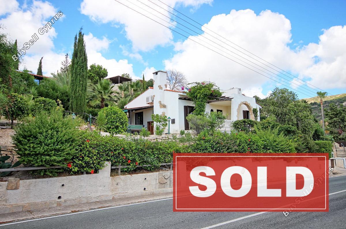 2 bedroom bungalow sold tala paphos 644639 image 378165