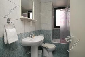 studio commercial building for sale tombs of the kings paphos 1910069 image 10052013
