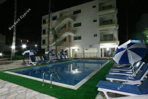 studio commercial building for sale tombs of the kings paphos 1910069 image 10052027