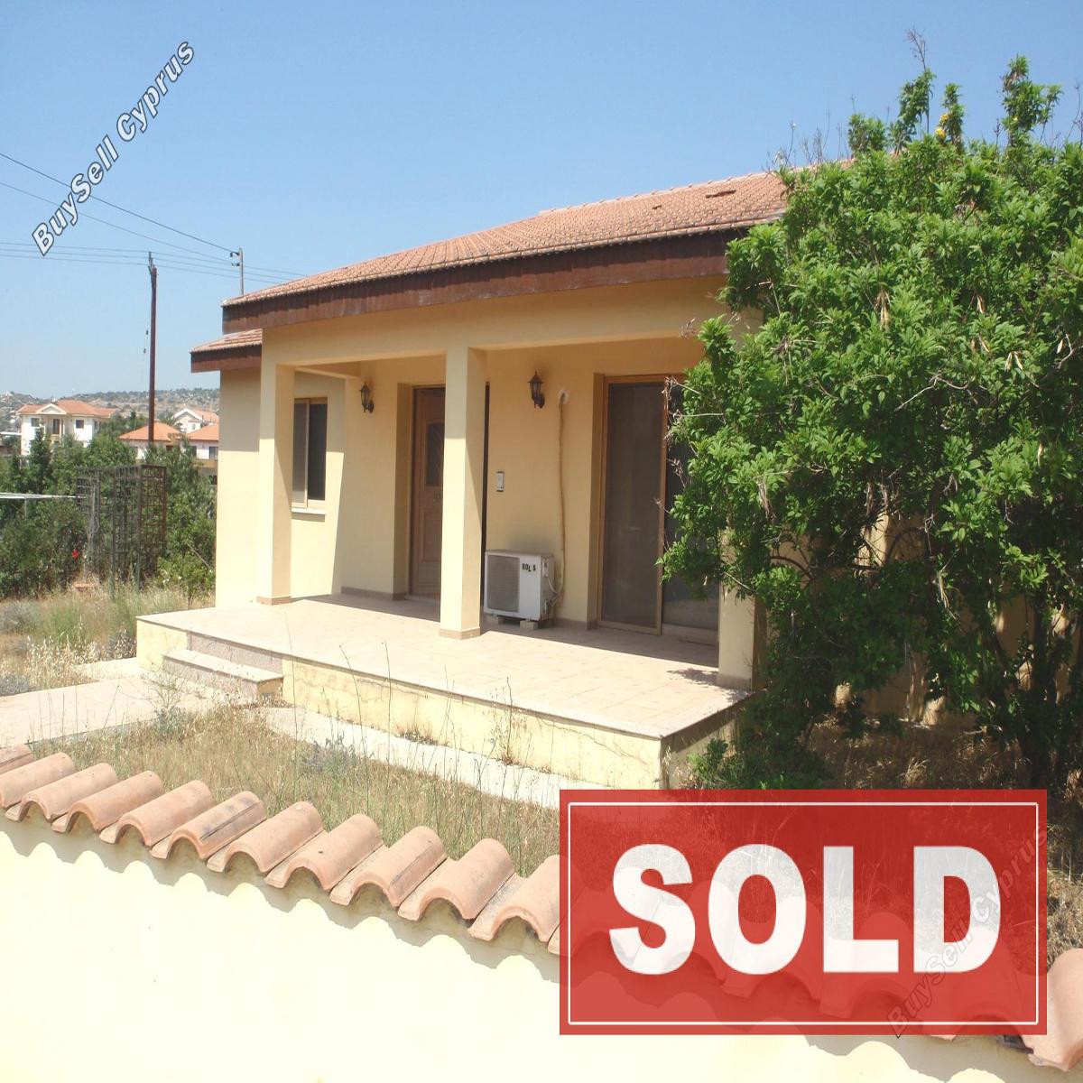 3 bedroom bungalow sold pyrgos limassol limassol 618989 image 303652