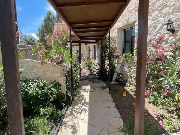 6 bedroom detached house for rent lasa paphos 8362500 image 15180005