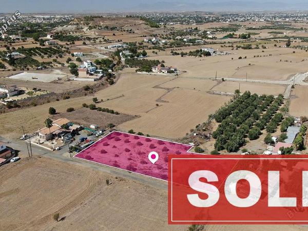 land sold pera orinis nicosia 1203780 image 2807053