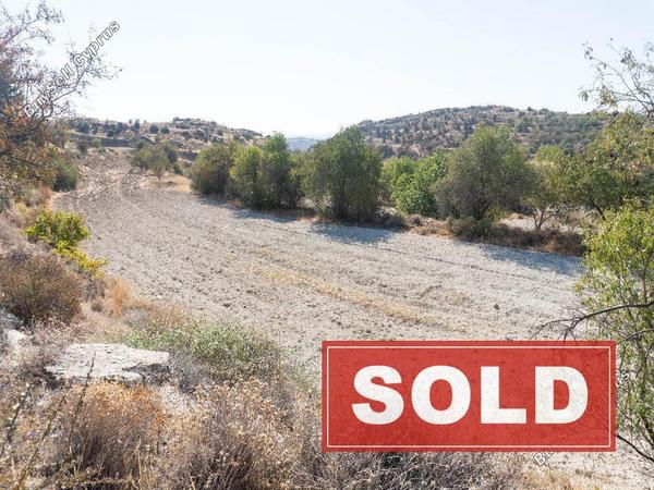 land sold pera orinis nicosia 946031 image 3689696